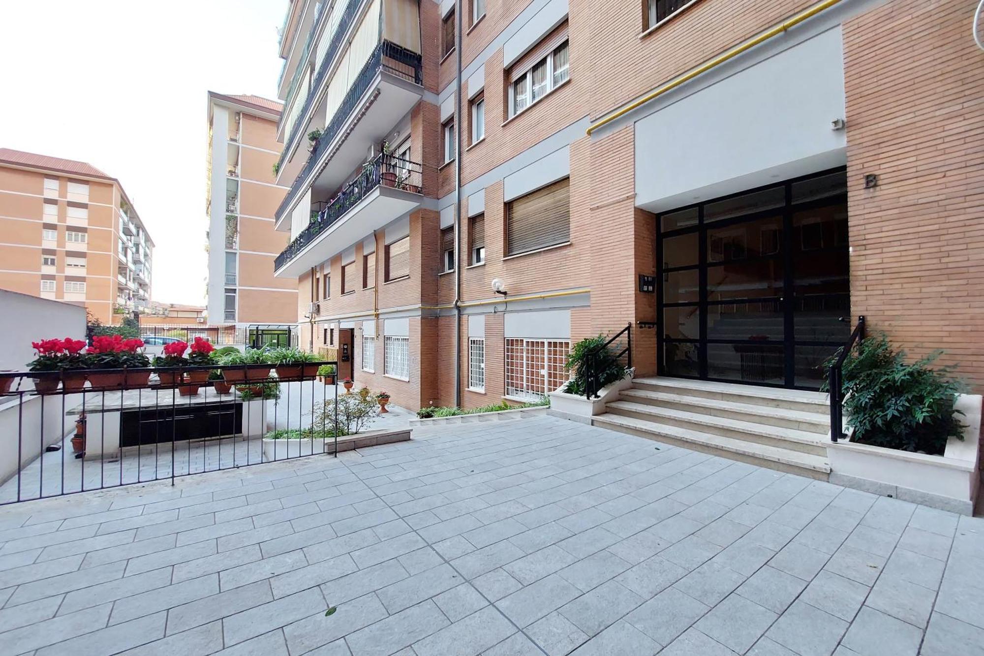 Lovely Apartment With Terrace Near The Vatican Рим Екстер'єр фото
